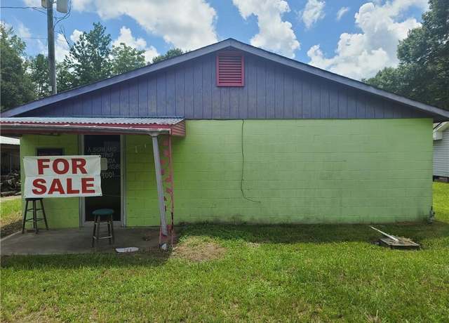 Property at 4570 Panther Pkwy, Smiths Station, AL 36877, 2 beds, 1 bath