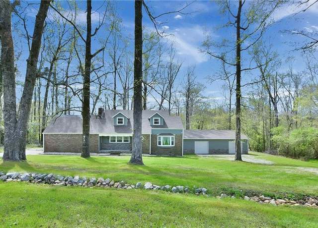Property at 661 Downing Pl, Smiths Station, AL 36877, 4 beds, 3 baths