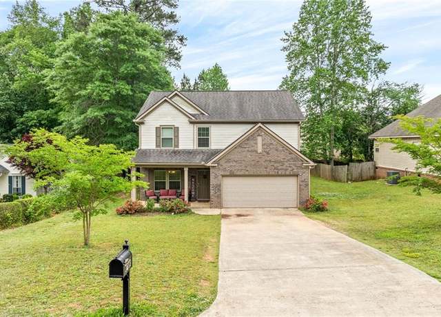 Property at 1209 Covington Ave, Opelika, AL 36801, 4 beds, 2.5 baths