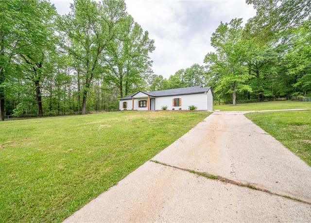 Property at 29 Dairy Rd, Phenix City, AL 36869, 3 beds, 2 baths