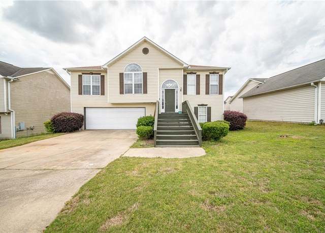 Property at 2805 Gatewood Dr, Phenix City, AL 36870, 4 beds, 3 baths