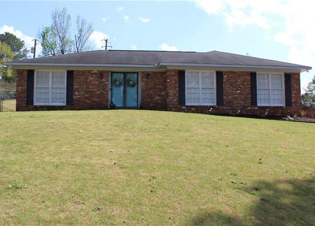 Property at 2407 Brookwood Cir, Phenix City, AL 36867, 3 beds, 2 baths