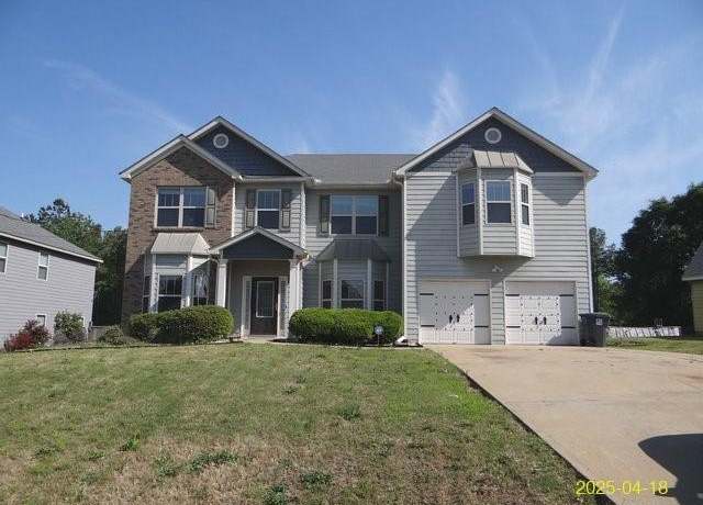 Property at 8 Rusty Dr, Phenix City, AL 36869, 4 beds, 3 baths