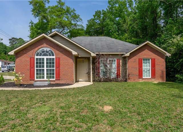 Property at 202 26th Ct, Phenix City, AL 36869, 4 beds, 2 baths