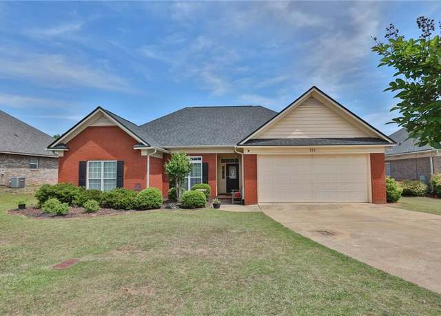 Property at 111 Boulder Creek Dr, Smiths Station, AL 36877, 4 beds, 2 baths