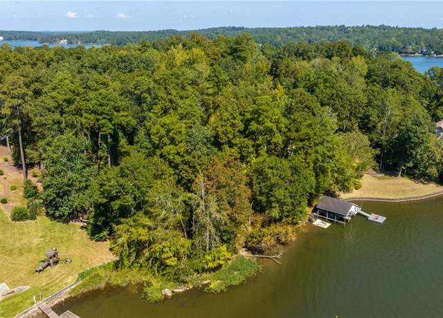 Property at 407 Grey Moss Cv, Phenix City, AL 36867