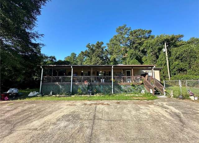 Property at 8 39th Ave, Phenix City, AL 36869, 3 beds, 2 baths