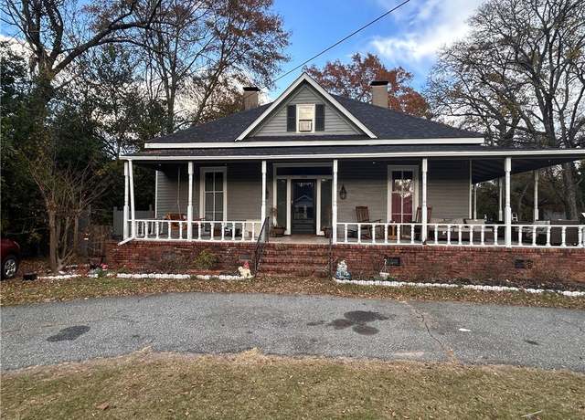 Property at 2504 Summerville Rd, Phenix City, AL 36867, 3 beds, 2 baths