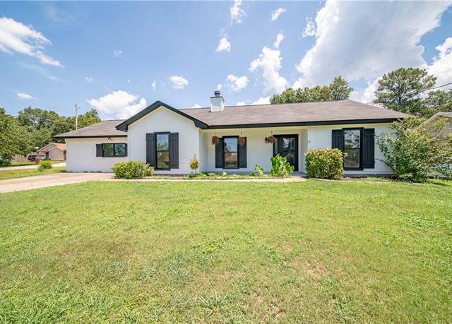 Property at 595 Lee Road 520, Phenix City, AL 36870, 3 beds, 2 baths