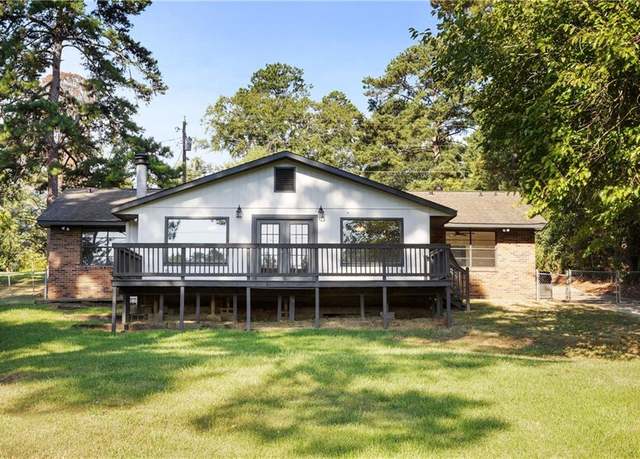 Property at 3002 3rd Ave, Phenix City, AL 36867, 3 beds, 2.5 baths