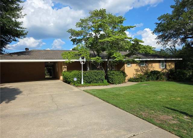 Property at 3904 26th Avenue Ave, Phenix City, AL 36867, 3 beds, 3 baths