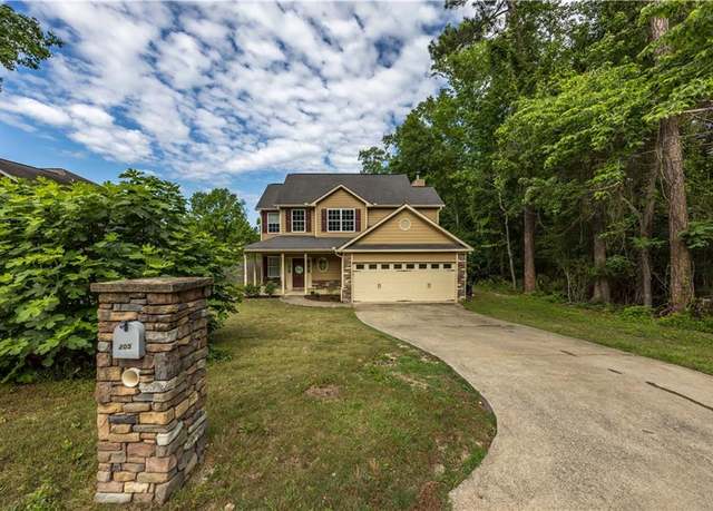 Property at 205 Wellman Dr, Phenix City, AL 36867, 4 beds, 2.5 baths