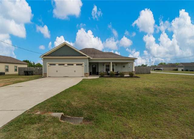 Property at 8 Eagle Ridge Ln, Fort Mitchell, AL 36856, 4 beds, 2 baths