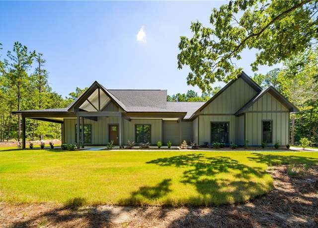 Property at 1936 Lee Road 2087, Salem, AL 36874, 4 beds, 2.5 baths