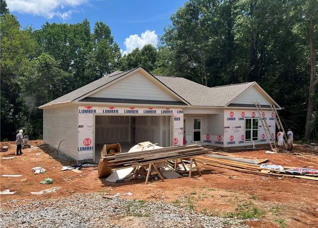 Property at 3405 S Seale Rd, Phenix City, AL 36869, 3 beds, 2 baths