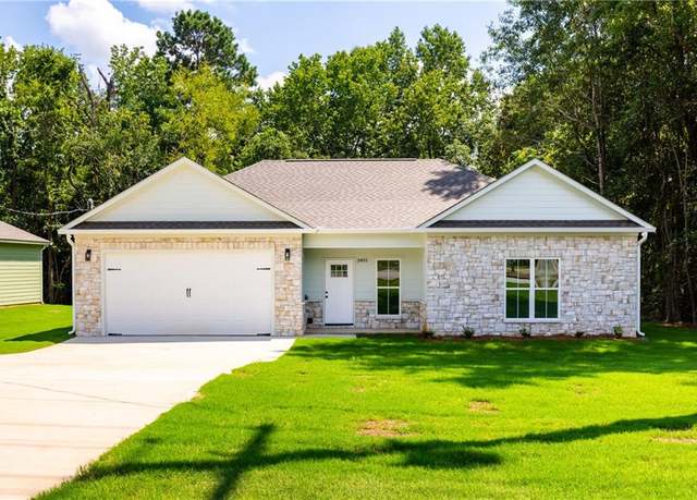 Property at 3405 S Seale Rd, Phenix City, AL 36869, 3 beds, 2 baths