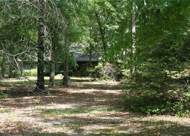Property at 175 Hicks Ln, Eufaula, AL 36027, 3 beds, 2.5 baths