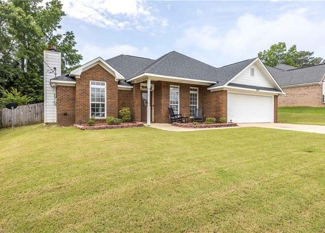 Property at 3022 Thornberry Cir, Phenix City, AL 36867, 3 beds, 2 baths