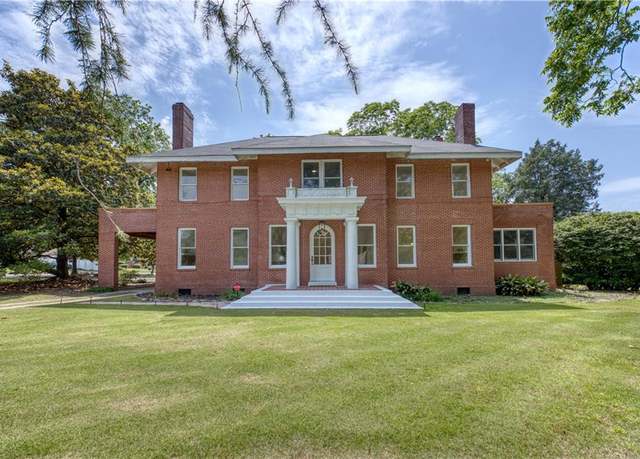 Property at 2901 Summerville Rd, Phenix City, AL 36867, 5 beds, 3 baths