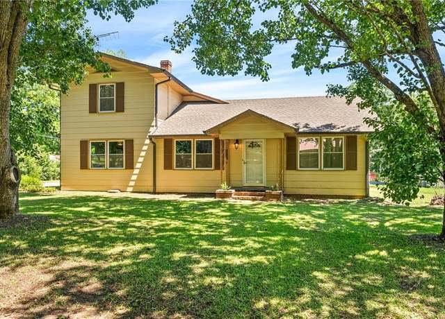 Property at 42 Willis Dr, Lagrange, GA 30241, 4 beds, 3.5 baths