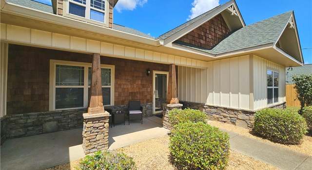 Photo of 14 Summershade Ct, Fort Mitchell, AL 36856