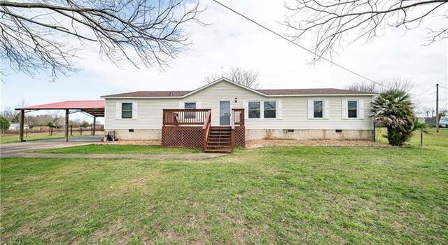 Photo of 19 Lake Vista Ct, Fort Mitchell, AL 36856