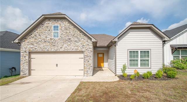 Photo of 32 Vineyard Dr, Phenix City, AL 36869