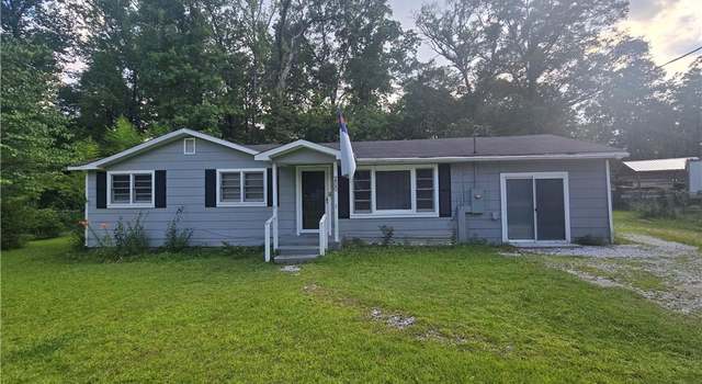 Photo of 200 Cynthia Dr, Smiths Station, AL 36877