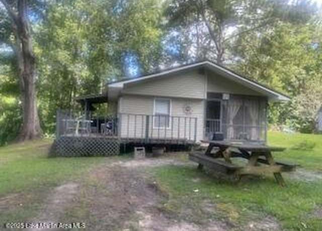Property at 232 S Dogwood Dr, Alexander City, AL 35010, 3 beds, 2 baths