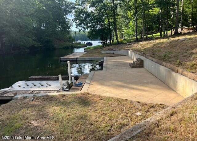Property at 411 Columbine Dr, Jacksons Gap, AL 36861