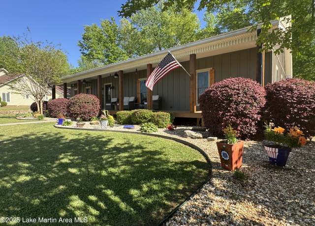 Property at 1450 Parrish Dr, Alexander City, AL 35010, 3 beds, 4 baths