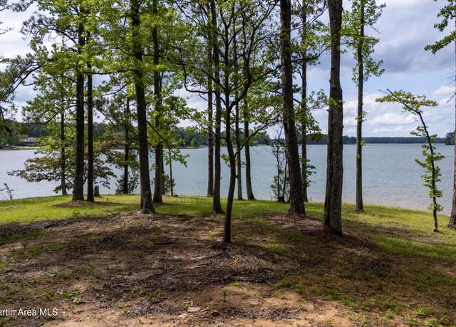 Property at 106 Tomahawk Ln, Eclectic, AL 36024, 4 beds, 4.5 baths