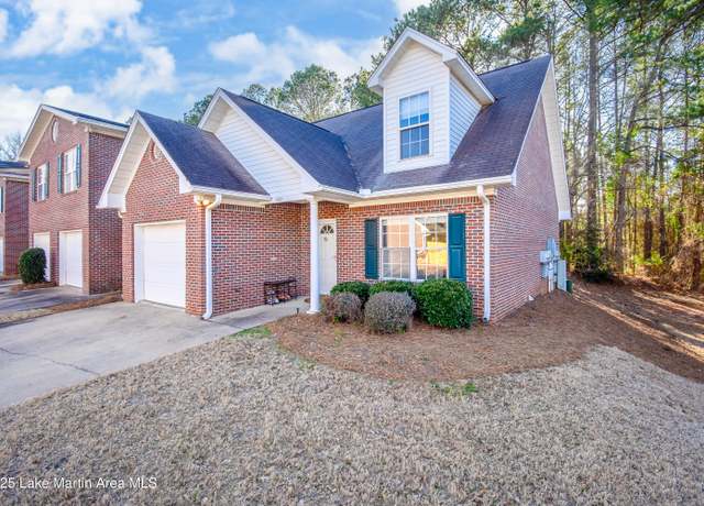 Property at 2428 University Dr, Auburn, AL 36830, 3 beds, 2.5 baths