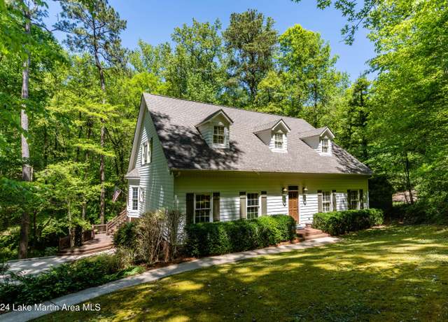 Property at 319 8th Street West, Alexander City, AL 35010, 4 beds, 3.5 baths
