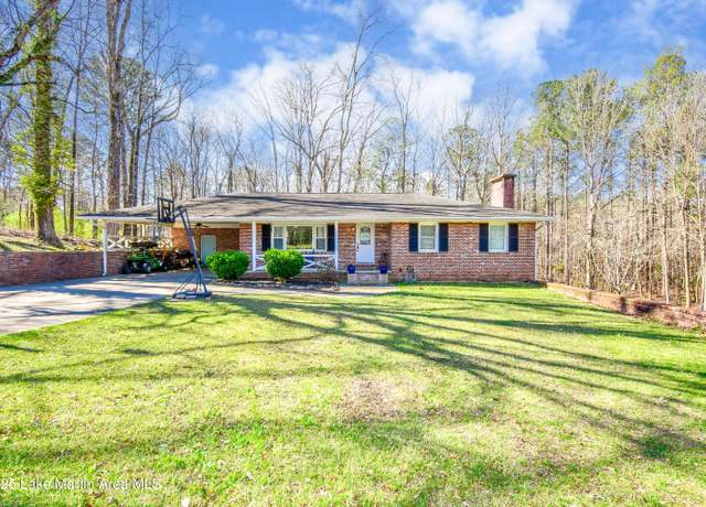 Property at 241 Warrior Rd, Alexander City, AL 35010, 3 beds, 3 baths