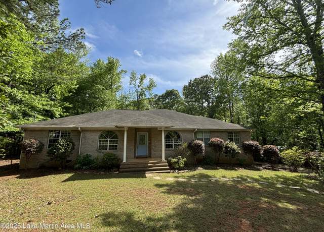Property at 720 Vista Wood Dr, Dadeville, AL 36853, 5 beds, 3 baths