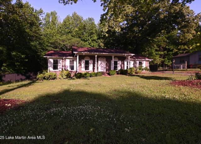Property at 265 Windsor Dr, Alexander City, AL 35010, 3 beds, 2.5 baths