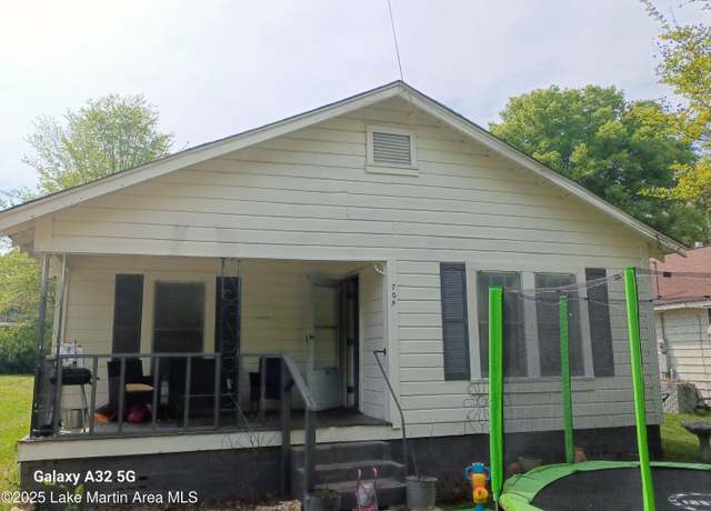 Property at 709 Woodlawn Ave, Sylacauga, AL 35151, 2 beds, 1 bath