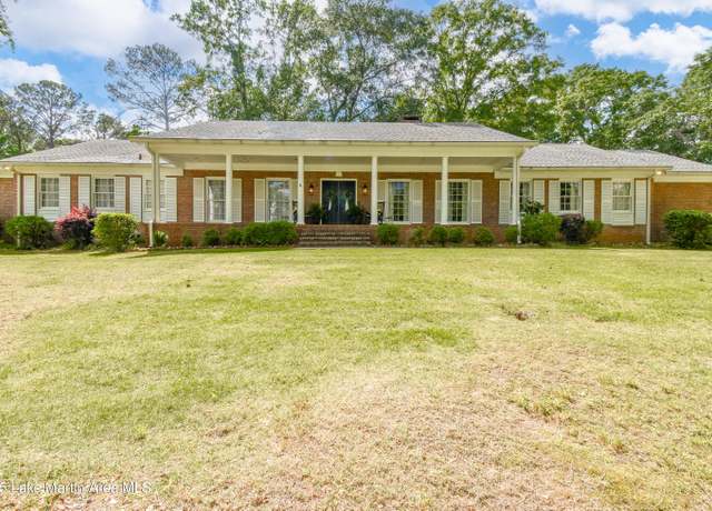 Property at 2211 Clubview Dr, Alexander City, AL 35010, 4 beds, 3.5 baths