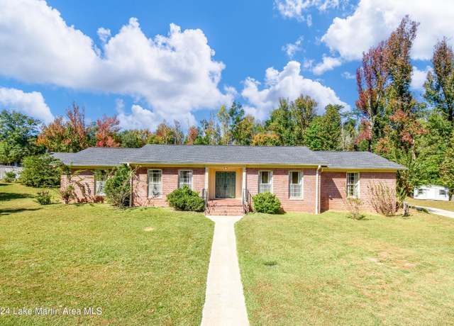 Property at 1337 Karen St, Alexander City, AL 35010, 3 beds, 2 baths