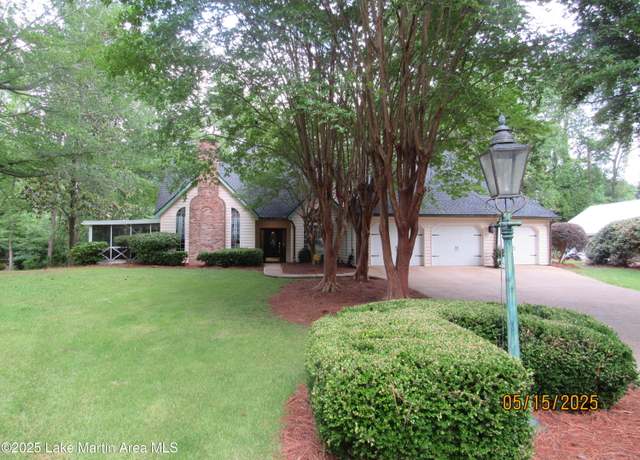 Property at 105 Shady Ln, Alexander City, AL 35010, 3 beds, 2.5 baths