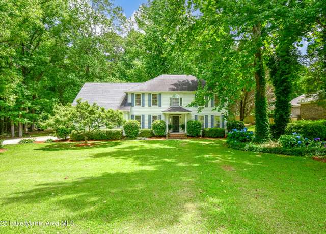 Property at 1481 College St, Alexander City, AL 35010, 4 beds, 2.5 baths