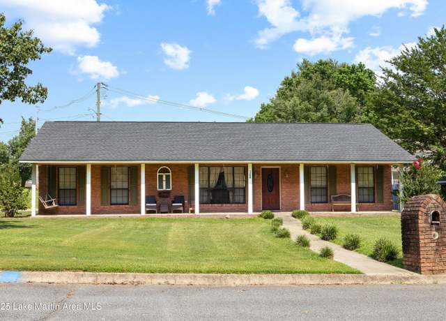Property at 1258 Watson St, Alexander City, AL 35010, 3 beds, 3 baths