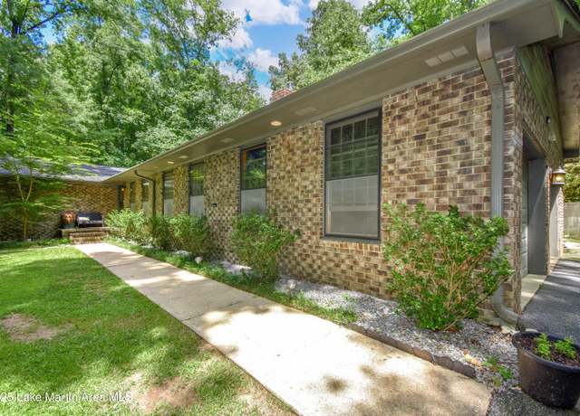 Property at 514 Sleepy Holw, Alexander City, AL 35010, 3 beds, 2 baths