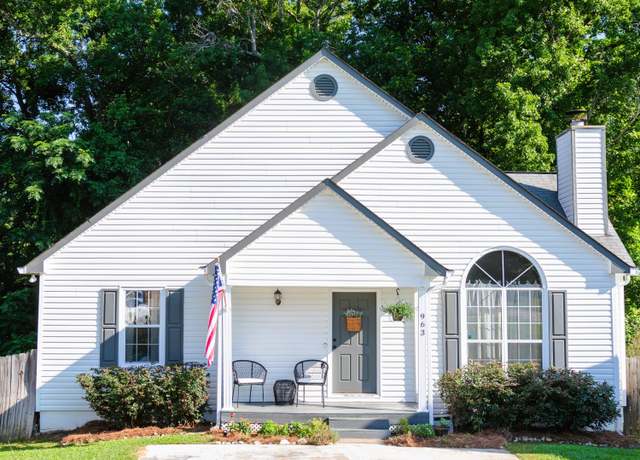 Property at 963 Birch Ct, Auburn, AL 36830, 3 beds, 2 baths