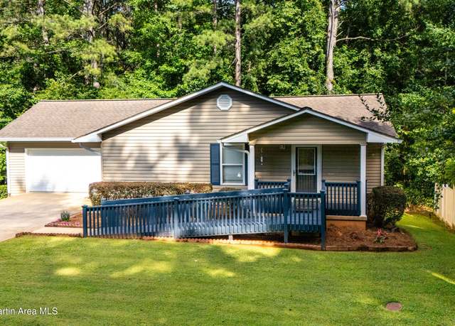 Property at 72 Christopher Cir, Alexander City, AL 35010, 3 beds, 2 baths