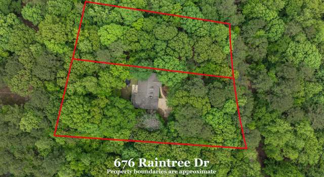 Photo of 676 Raintree Dr, Alexander City, AL 35010