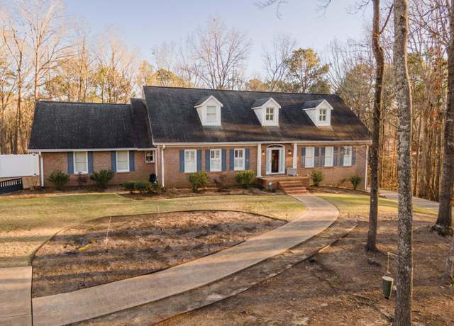 Property at 3800 Ashwood Dr, Jasper, AL 35504, 4 beds, 3.5 baths