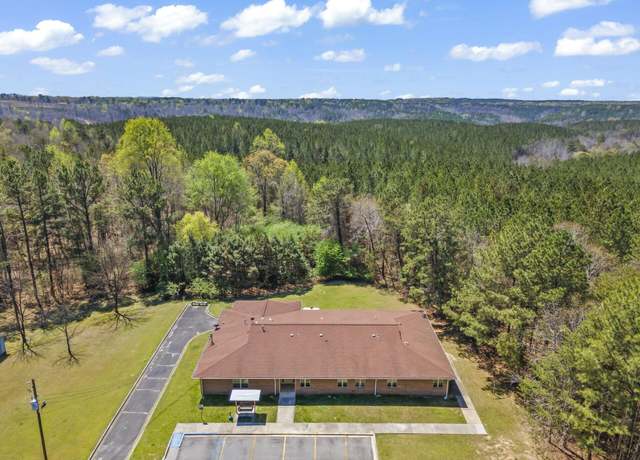 Property at 9670 Smith Lake Rd, Jasper, AL 35504, 9 beds, 7.5 baths