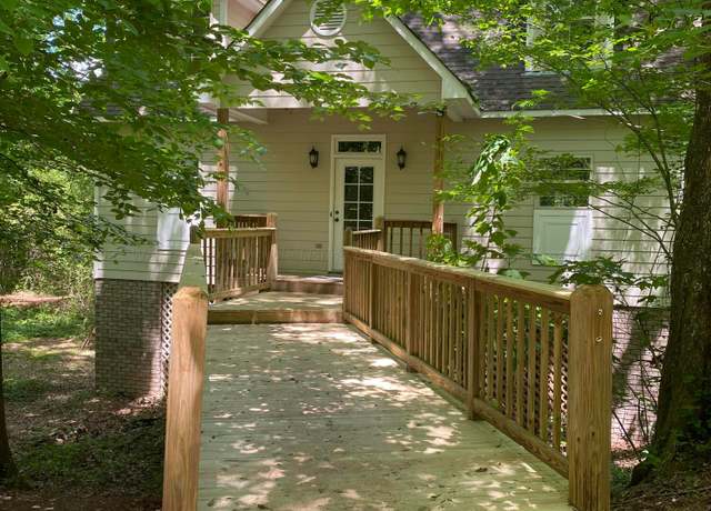 Property at 124 Lotta Dr, Cordova, AL 35550, 3 beds, 3 baths